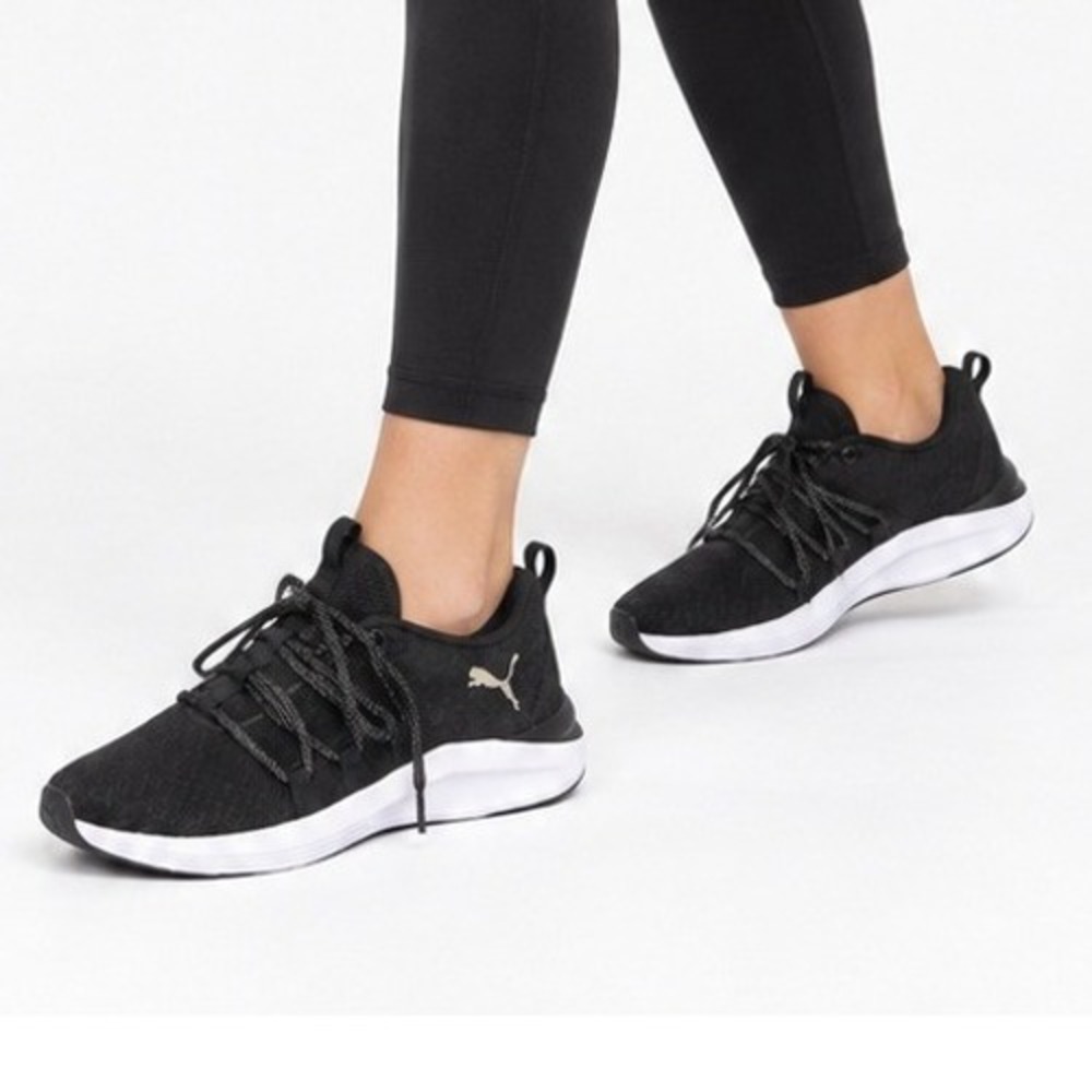 Women's Black Athletic Sneakers Size 7.5 Runner Training Shoes